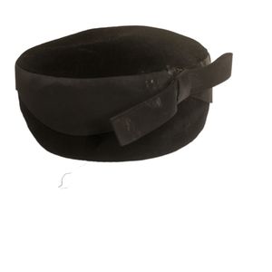 Vintage Hat Felt Pillbox Hat 70s Velour Imported Fur Medium